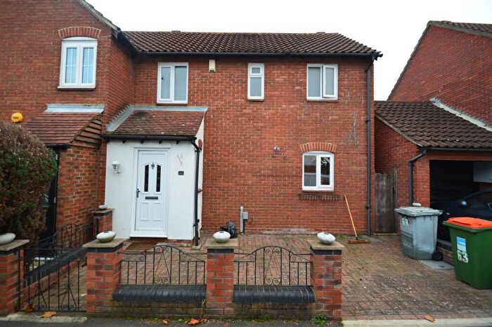3 Bedroom Semi Detached House To Rent In Fulmer Road, Beckton, E16