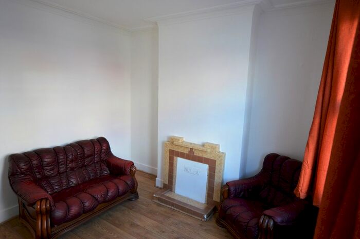 1 Bedroom Flat To Rent In Western Road, Southall, UB2