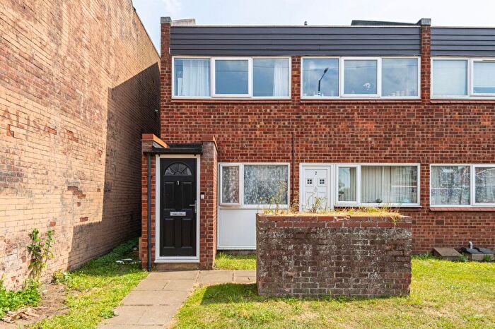 2 Bedroom Flat For Sale In Templemere, Norwich, NR3