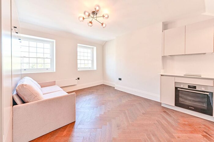 Studio To Rent In Upper Berkeley Street, Marylebone, London, W1H