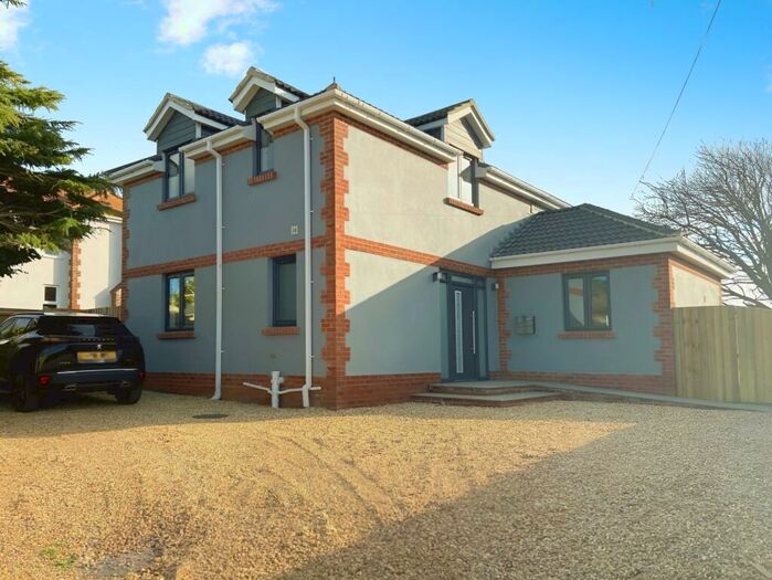 4 Bedroom Detached House To Rent In Cliff Path, Sandown, PO36