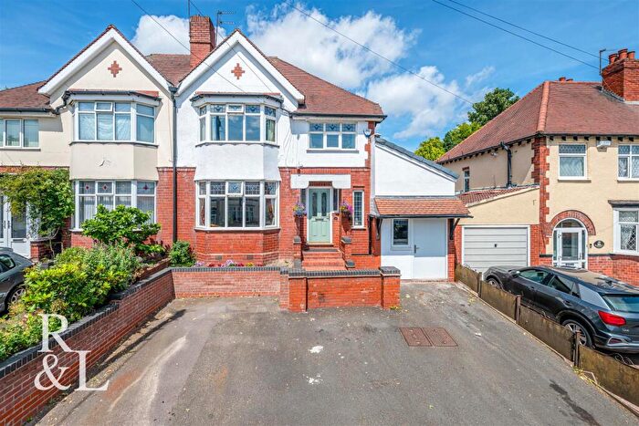 3 Bedroom Semi Detached House For Sale In The Parade, Dudley, DY1