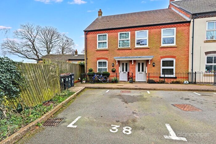 2 Bedroom End Of Terrace House For Sale In Hornbeam Close, Nuneaton, CV10