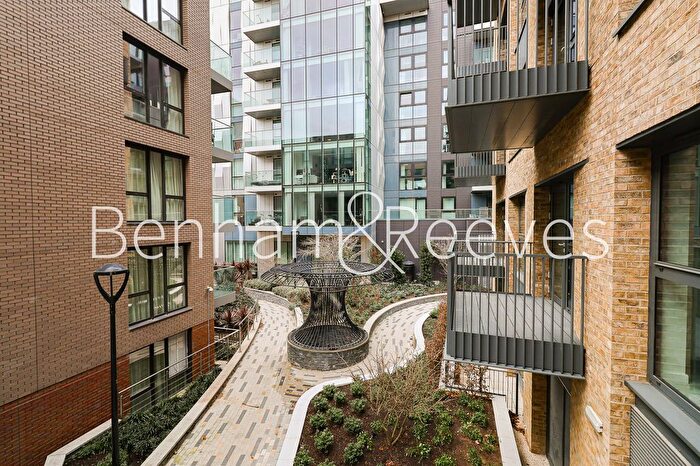 1 Bedroom Flat To Rent In Scarlet Court, Woodberry Park, N4