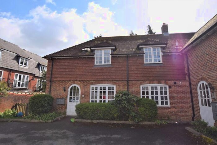 1 Bedroom Flat To Rent In Draymans Way, Alton, GU34