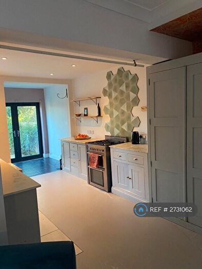 4 Bedroom Semi-Detached House To Rent In Wantage Road, Reading, RG30