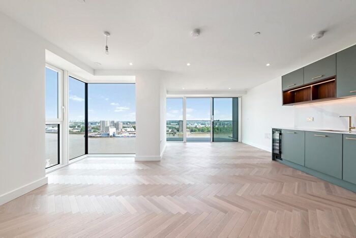 3 Bedroom Flat To Rent In Dunton Apartments, Royal Arsenal Riverside, London, SE18