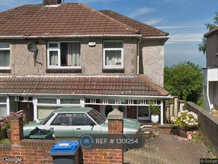 4 Bedroom Semi-Detached House To Rent In Southmere Drive, Bradford BD7