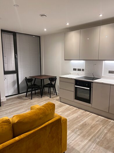 1 Bedroom Apartment To Rent In Queen Street, Manchester, Greater Manchester, M3