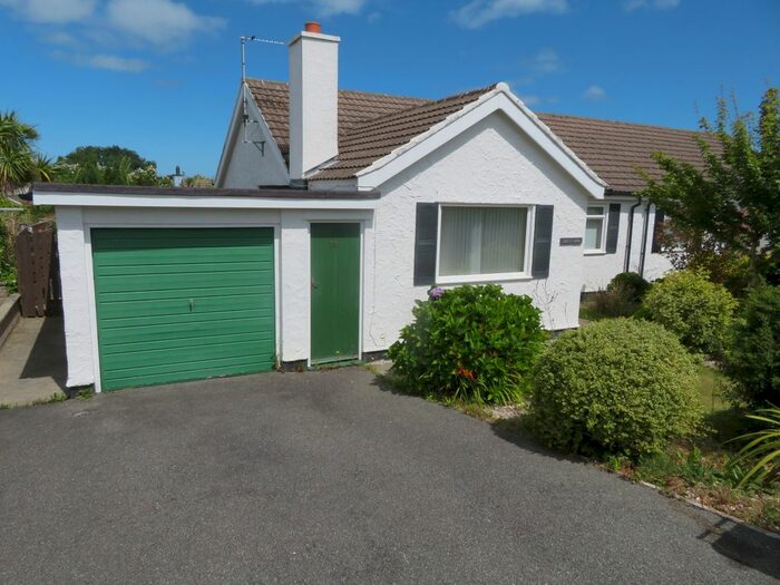 2 Bedroom Bungalow To Rent In Craig Y Don Estate, Tyn-Y-Gongl, LL74