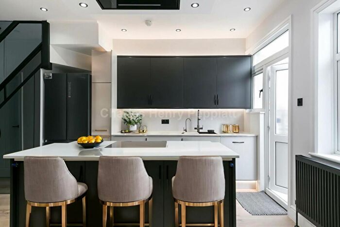 4 Bedroom House To Rent In Marne Avenue, New Southgate, N11