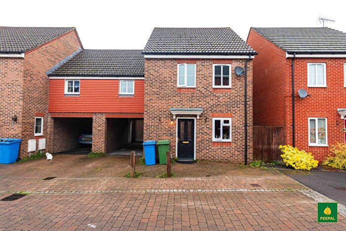 3 Bedroom Link Detached House To Rent In Vixen Drive, Aldershot, GU12