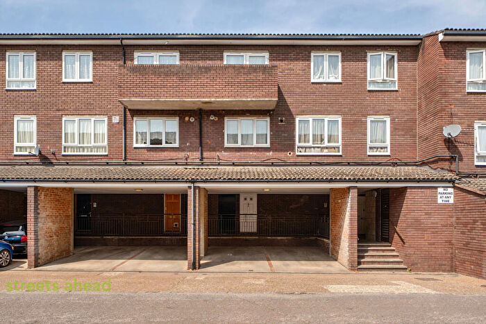 3 Bedroom Apartment For Sale In Olley Close, Wallington, Sutton, SM6