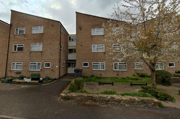 2 Bedroom Flat To Rent In Borough Court, Rushden, Northamptonshire, NN10