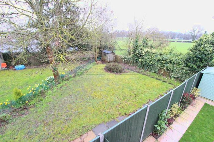 2 Bedroom Flat To Rent In Bramley Close, London, N14