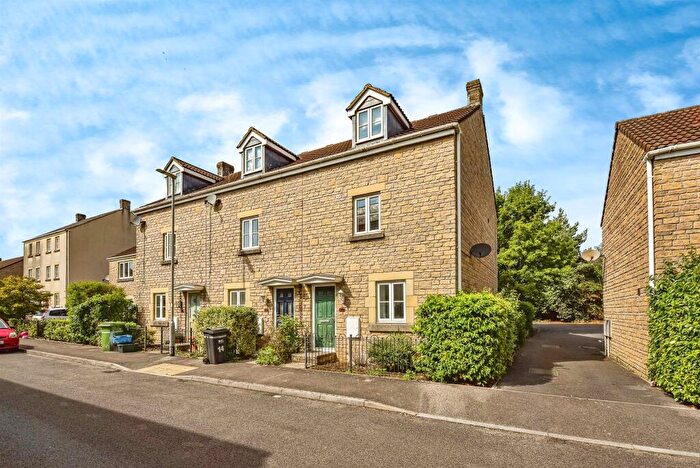 4 Bedroom End Of Terrace House For Sale In Wallington Way, Frome, BA11