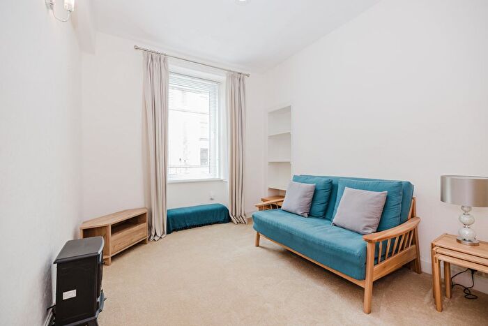 1 Bedroom Flat To Rent In Wardlaw Place, Edinburgh, EH11
