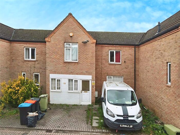 4 Bedroom Terraced House For Sale In Pengelly Court, Fishermead, Milton Keynes, MK6