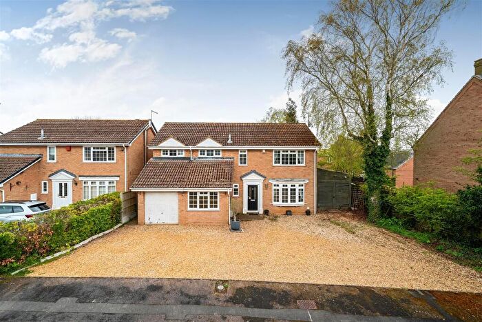 6 Bedroom Detached House For Sale In Calvert Road, Greens Norton, NN12