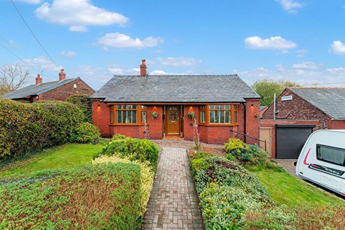 2 Bedroom Bungalow For Sale In Bankes Lane, Weston Village, WA7