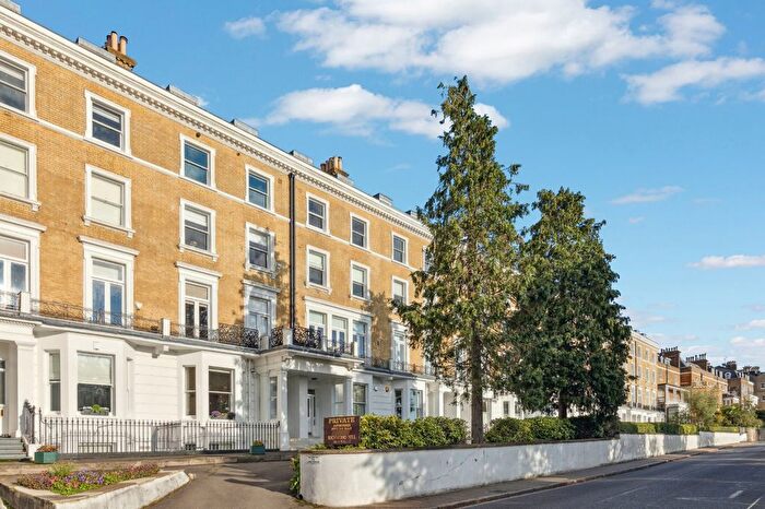 2 Bedroom Flat To Rent In Richmond Hill, Richmond, Surrey, TW10