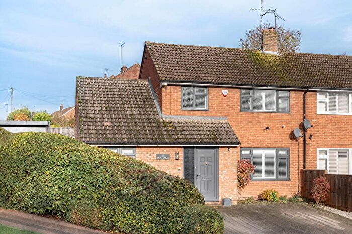 3 Bedroom Semi Detached House For Sale In Friars Walk, Tring, Hertfordshire, HP23