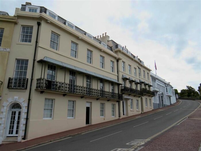 2 Bedroom Flat To Rent In Beacon Terrace, Torquay, TQ1