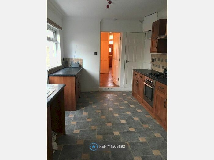 3 Bedroom Terraced House To Rent In The Drive, Worthing, BN11