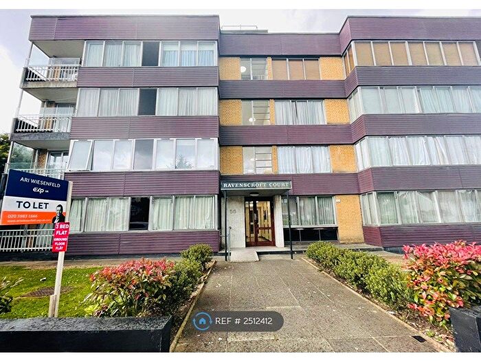3 Bedroom Flat To Rent In Ravenscroft Court, London, NW11