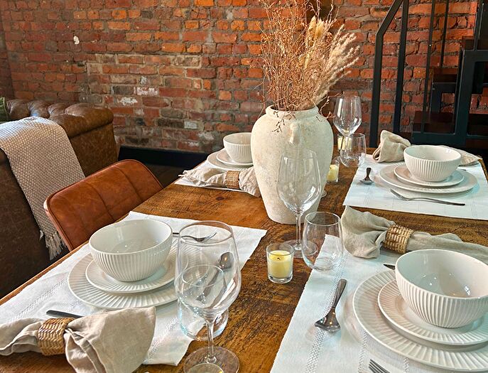 1 Bedroom Apartment To Rent In Bed Duplex Apartment, Portland Street, Manchester, Greater Manchester, M1