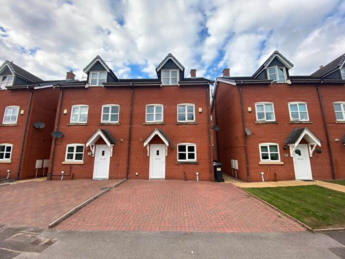 3 Bedroom Semi-Detached House To Rent In Waters Edge Close, Newcastle-under-Lyme, ST5