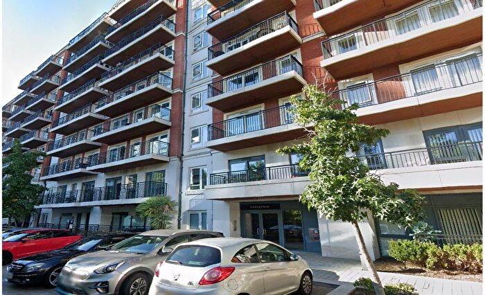 1 Bedroom Flat To Rent In Golding House, Beaufort Sq, London, NW9