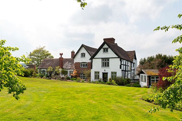 6 Bedroom Equestrian Property For Sale In Worcester Road, Harvington, Kidderminster, DY10