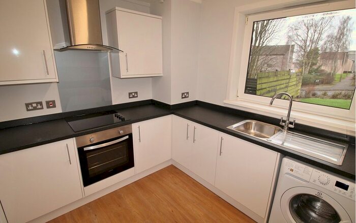 2 Bedroom Flat To Rent In Yarrow Terrace, Dundee, DD2
