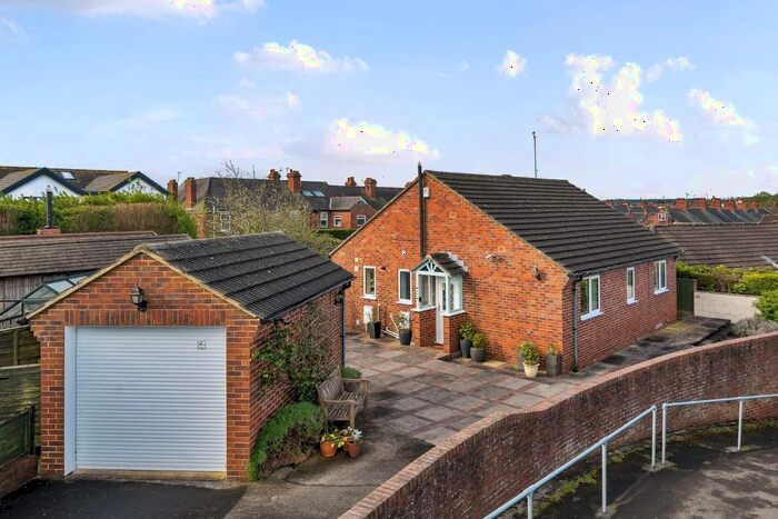 3 Bedroom Detached Bungalow For Sale In Auster Bank Crescent, Tadcaster, LS24