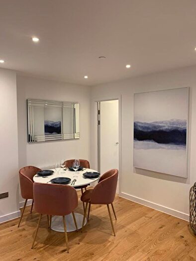 1 Bedroom Flat For Sale In Dolphin Bridge House, London, Uxbridge, UB8