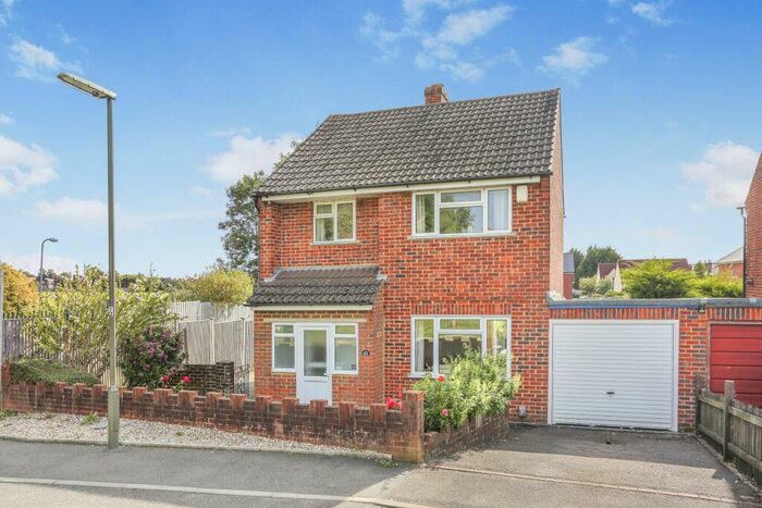 4 Bedroom Detached House To Rent In Northway, Guildford, GU2