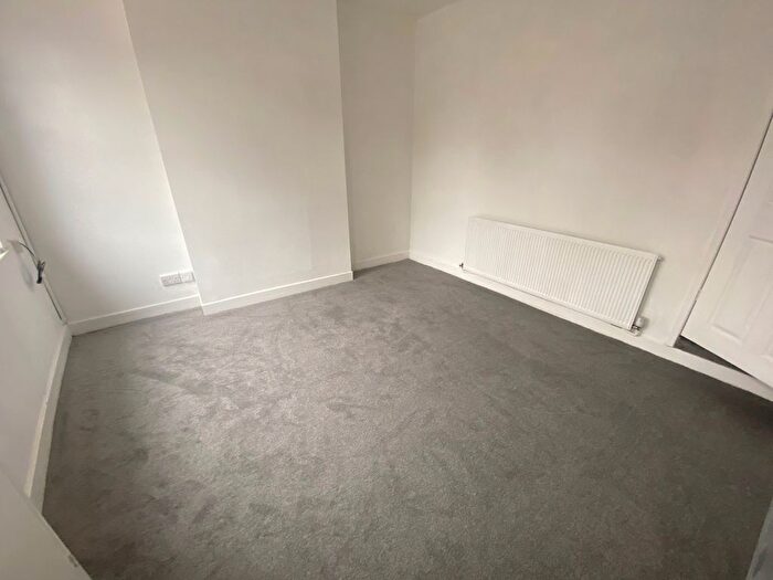 3 Bedroom End Of Terrace House To Rent In Cotmanhay Road, Ilkeston, DE7