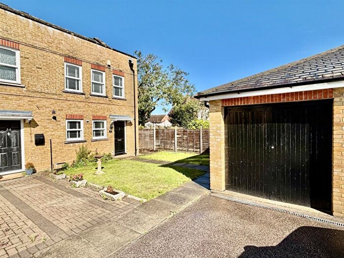 3 Bedroom End Terrace House For Sale In Conway Mews, Chatham, ME7