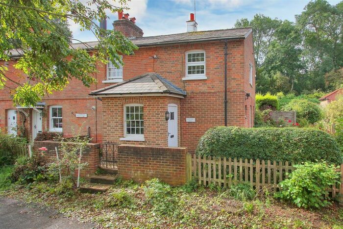 2 Bedroom End Of Terrace House For Sale In Leggs Lane, Langton Green, Tunbridge Wells, TN3