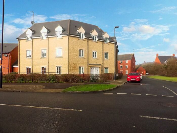 2 Bedroom Flat To Rent In Rochester House, Swindon, Wiltshire, SN25
