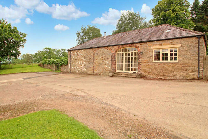 2 Bedroom Unique Property To Rent In Fellside, Hexham, NE46