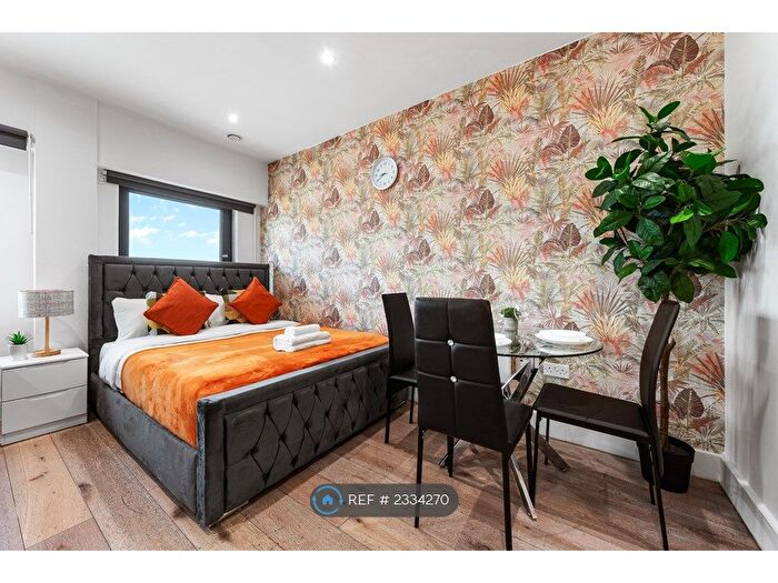 1 Bedroom Flat To Rent In Mondial Way, Harlington, Hayes, UB3