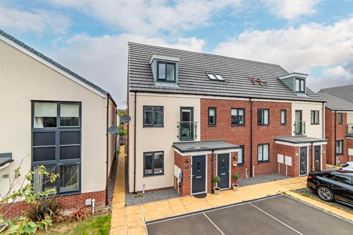 3 Bedroom End Of Terrace House For Sale In Osprey Walk, Newcastle Upon Tyne, NE13