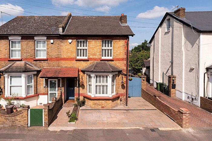 3 Bedroom Semi-Detached House For Sale In Abbey Road, Bexleyheath, DA7