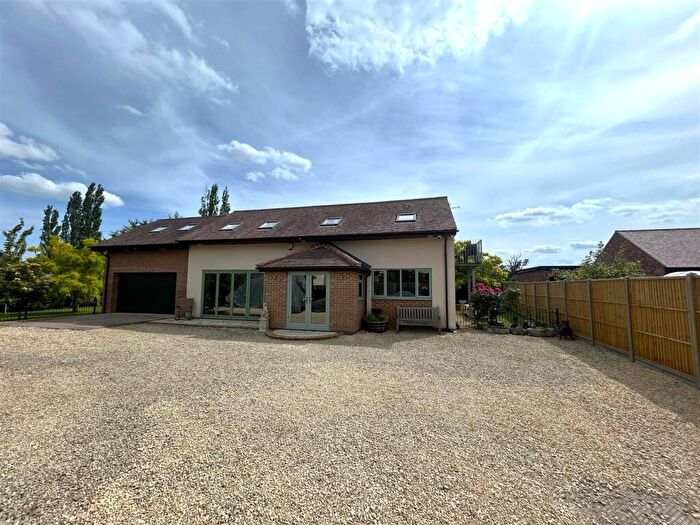 5 Bedroom Detached House For Sale In Sticky Lane, Hardwicke, Gloucester, GL2