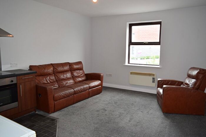1 Bedroom Flat To Rent In Sumner House, Blackburn, BB2