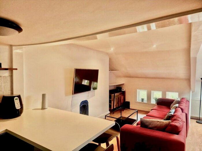 2 Bedroom Apartment To Rent In Thorpe Road, NR1