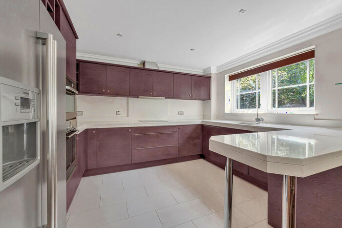 2 Bedroom Apartment To Rent In Portsmouth Road, Esher, KT10