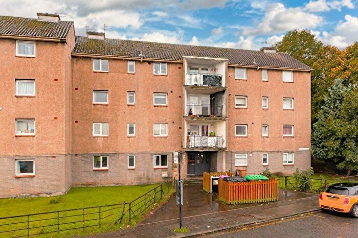 2 Bedroom Flat To Rent In Oxgangs Avenue, Edinburgh, EH13